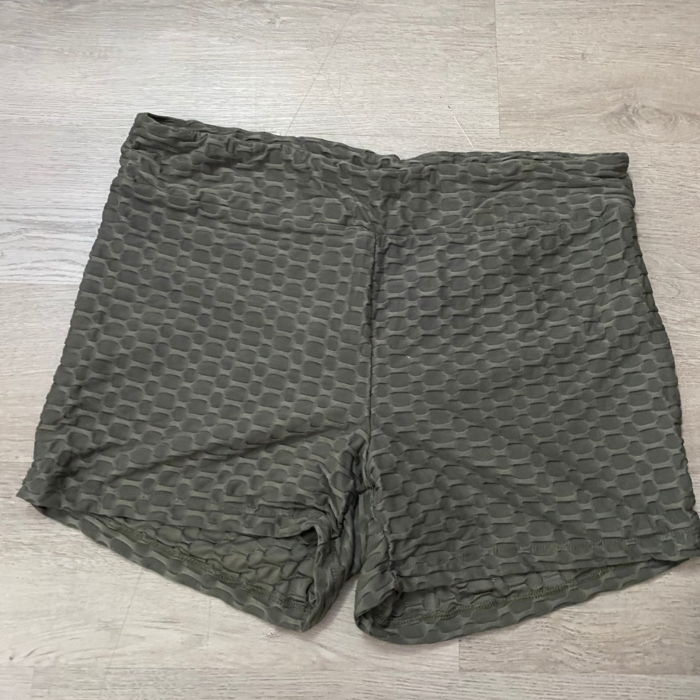 Eye Candy Textured Scrunch Butt Shorts Womens 3X Olive Green Honeycomb